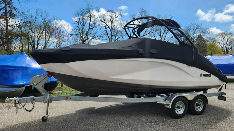 Slide: The Image of Yamaha 222SD 2023 - 2