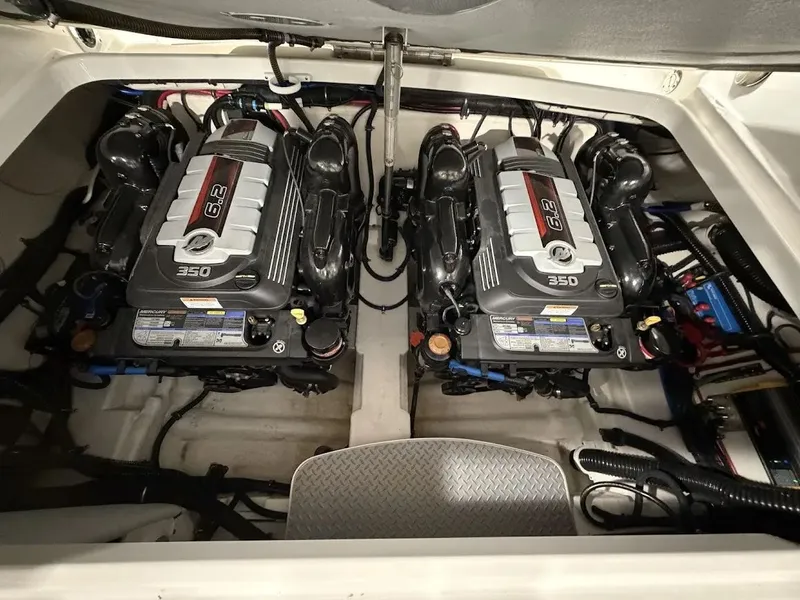 Slide: The Image of Formula 310 Bowrider 2018 - 10