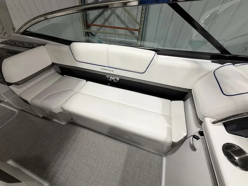 Slide: The Image of Formula 310 Bowrider 2018 - 13