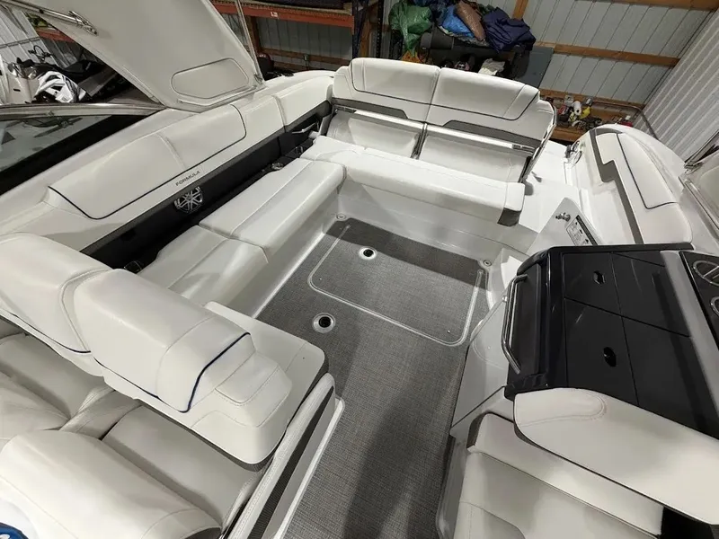 Slide: The Image of Formula 310 Bowrider 2018 - 14