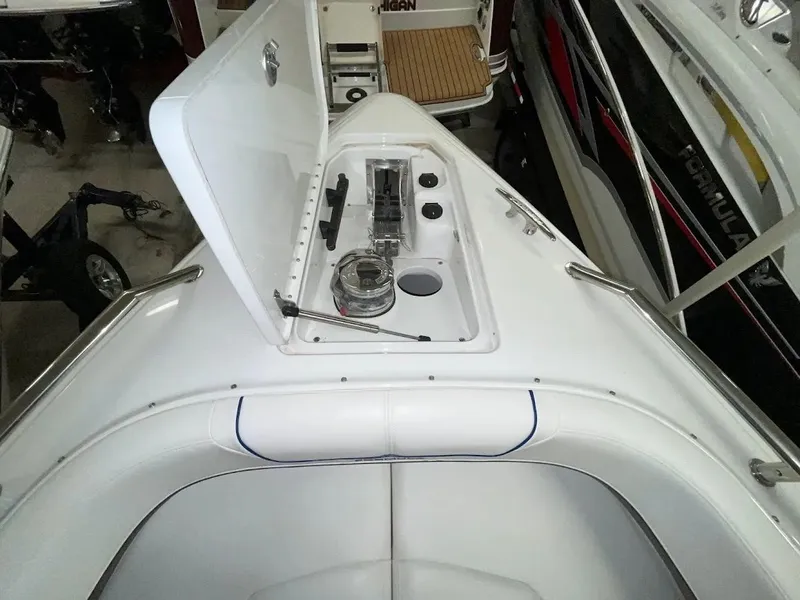 Slide: The Image of Formula 310 Bowrider 2018 - 19