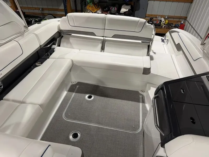 Slide: The Image of Formula 310 Bowrider 2018 - 6