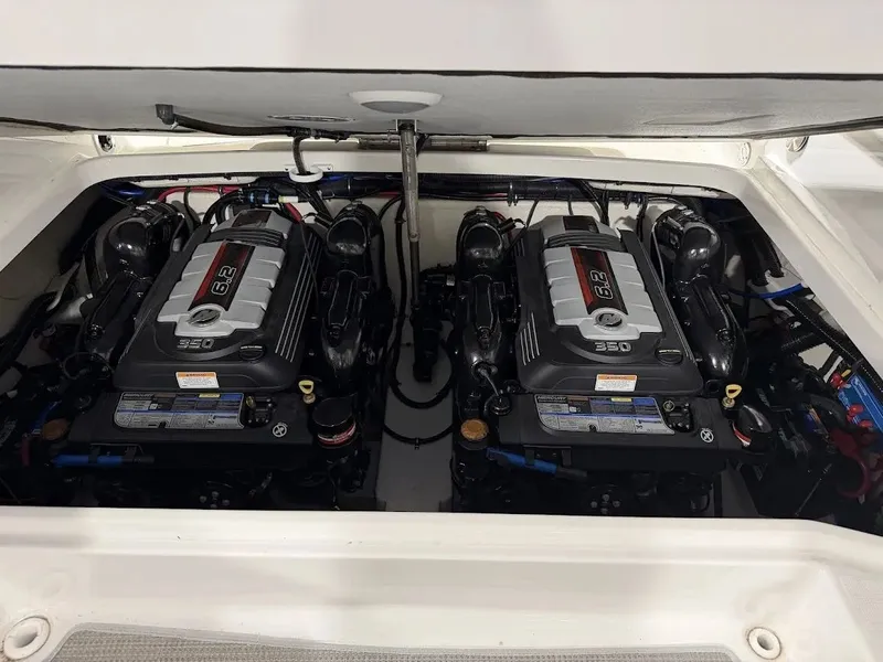 Slide: The Image of Formula 310 Bowrider 2018 - 9