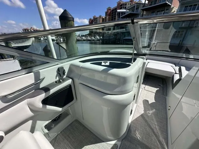 Slide: The Image of Crownline Boats 318 XSS 2026 - 15