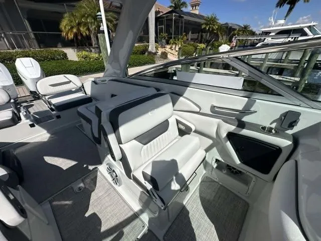 Slide: The Image of Crownline Boats 318 XSS 2026 - 17
