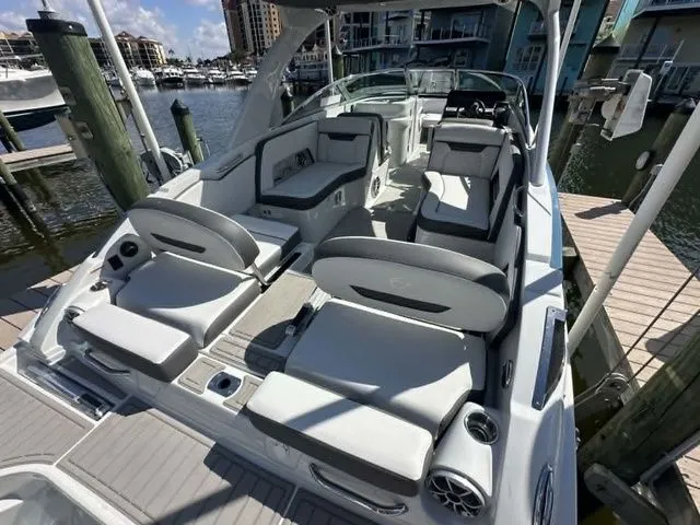 Slide: The Image of Crownline Boats 318 XSS 2026 - 22