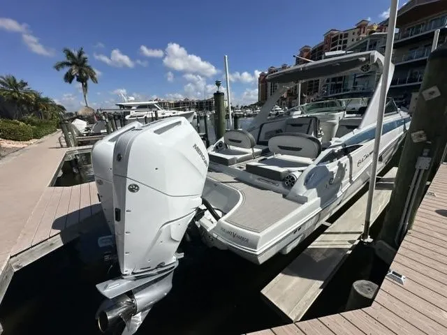 Slide: The Image of Crownline Boats 318 XSS 2026 - 23