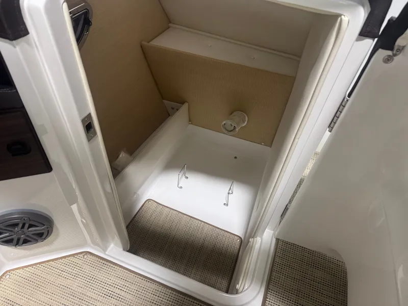 Slide: The Image of Cobalt R7 2016 - 33