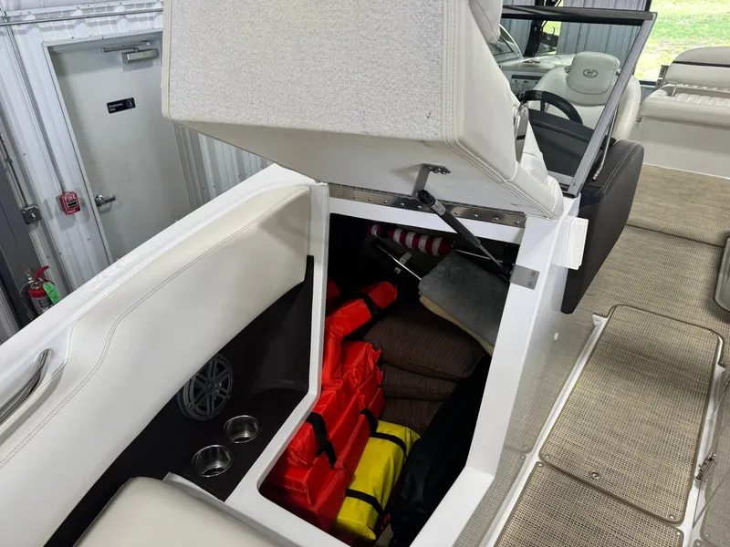 Slide: The Image of Cobalt R7 2016 - 34