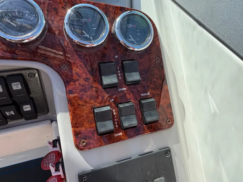 Slide: The Image of Dashboard of a 2002 Formula 330 Sun Sport boat. - 16