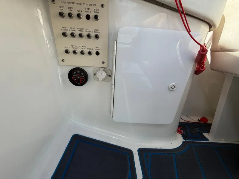 Slide: The Image of Control panel of a 2002 Formula 330 Sun Sport boat. - 22