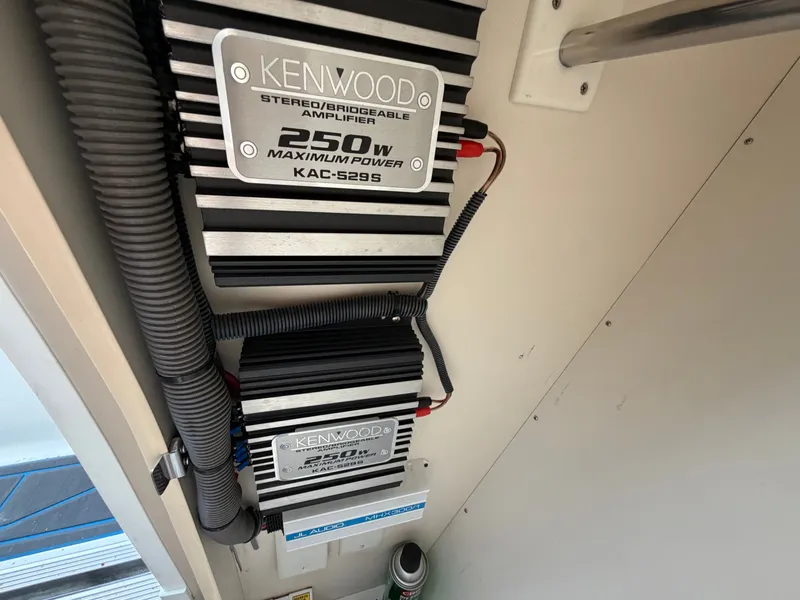 Slide: The Image of Kenwood amplifier in a 2002 Formula 330 Sun Sport boat. - 45