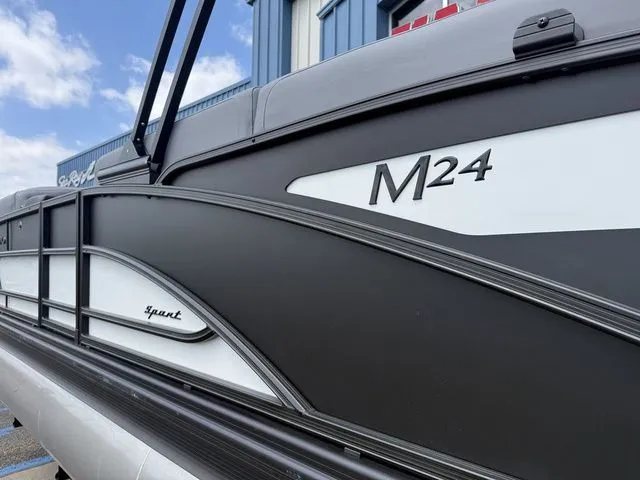 Slide: The Image of Bennington M Quad Bench 24 MSL 2026 - 3