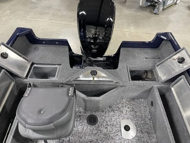 Slide: The Image of Interior view of 2026 Tracker Pro Guide V-16 SC boat. - 31