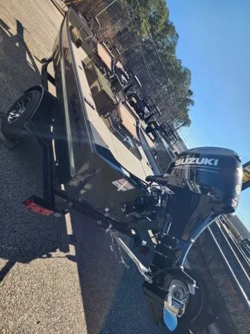 Slide: The Image of SeaArk 1652 Crappie 2026 - 3