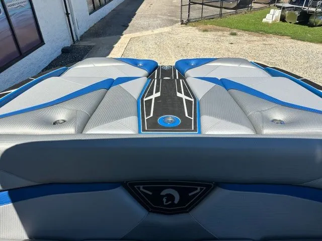 Slide: The Image of Centurion Nv233 2025 - 16