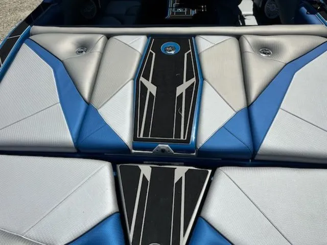 Slide: The Image of Centurion Nv233 2025 - 22