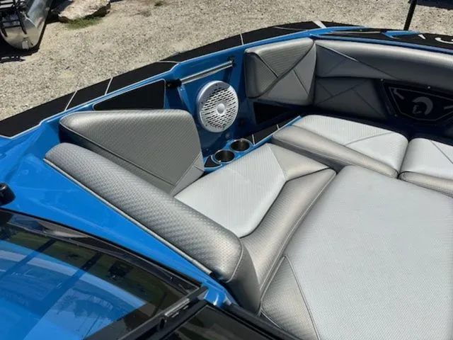 Slide: The Image of Centurion Nv233 2025 - 23