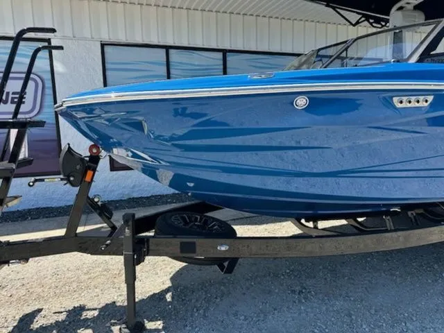 Slide: The Image of Centurion Nv233 2025 - 4