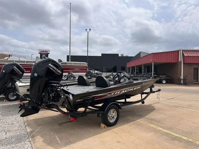 Slide: The Image of Tracker Pro Team 175 TXW 2023 - 3