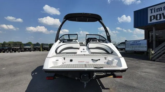 Slide: The Image of Yamaha 195S 2024 - 4