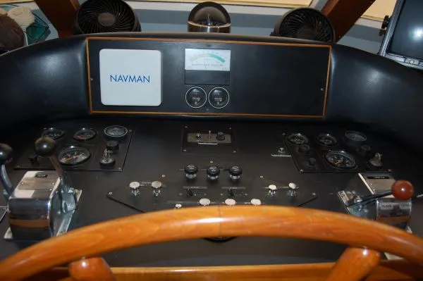 Slide: The Image of 1982 Kong & Halvorsen Island Gypsy yacht helm console. - 37