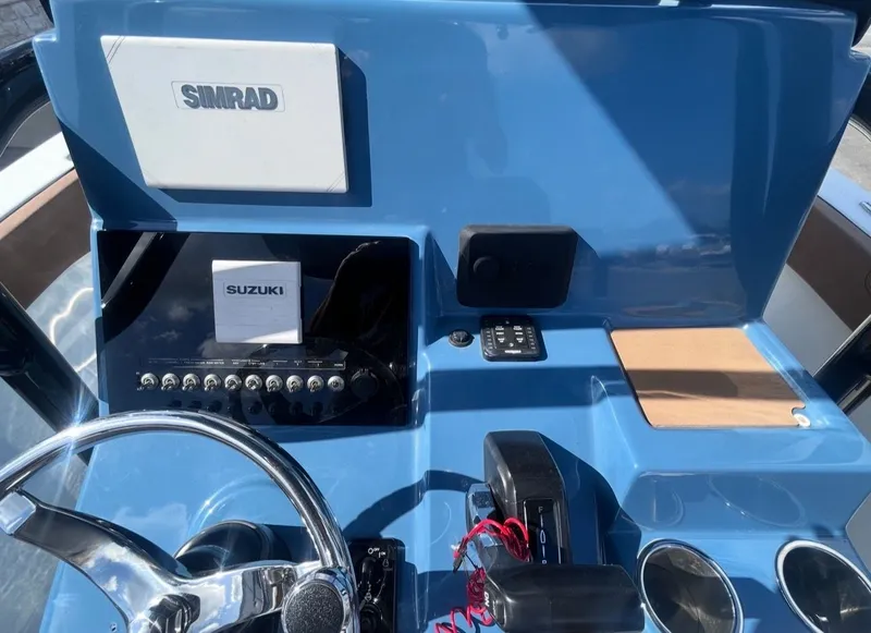 Slide: The Image of Sea Pro 222 Center Console 2024 - 18