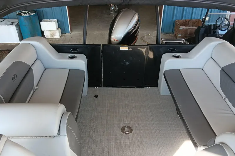 Slide: The Image of Interior of Veranda Vista View 22RC pontoon boat, 2023 model. - 5