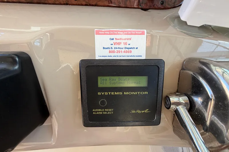 Slide: The Image of Sea Ray 410 Sundancer 2000 systems monitor displaying "All Systems Normal." - 23
