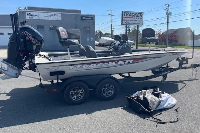 The Image of 2025 Tracker Pro Team 195 Tournament Edition boat on trailer in outdoor setting. - 6