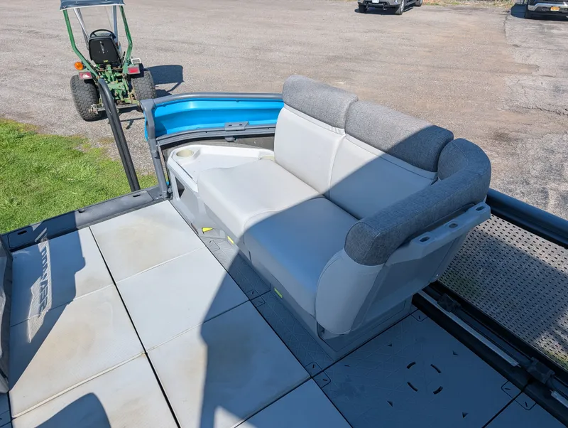 Slide: The Image of Sea-Doo Switch Cruise 21 2023 - 3