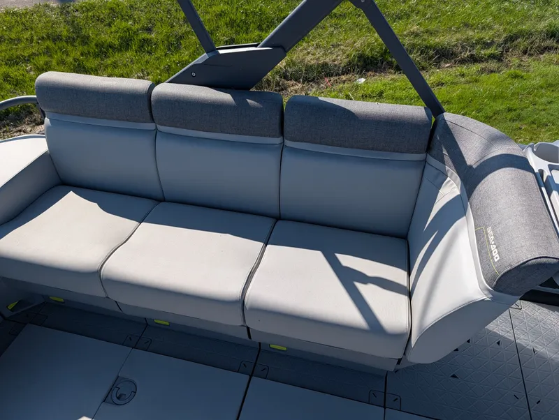 Slide: The Image of Sea-Doo Switch Cruise 21 2023 - 5