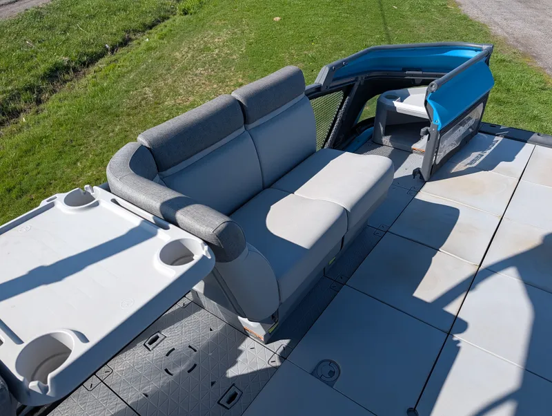 Slide: The Image of Sea-Doo Switch Cruise 21 2023 - 7