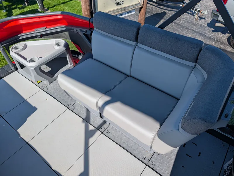 Slide: The Image of Sea-Doo Switch Cruise 21 2023 - 3