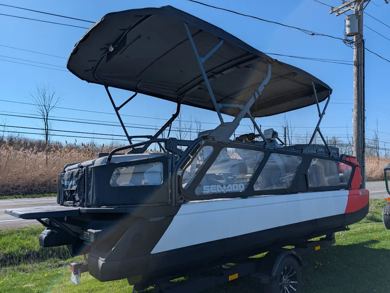 Slide: The Image of Sea-Doo Switch Cruise 21 2023 - 4