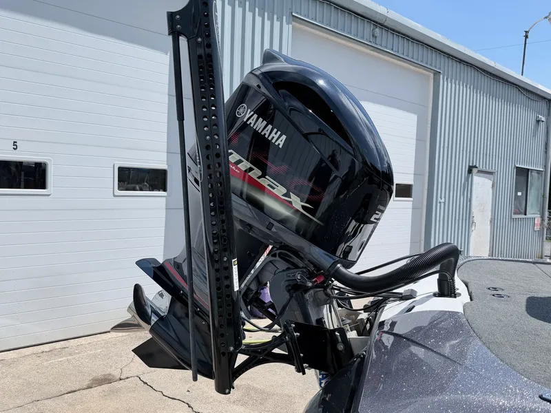 Slide: The Image of Skeeter ZXR20 2021 - 13