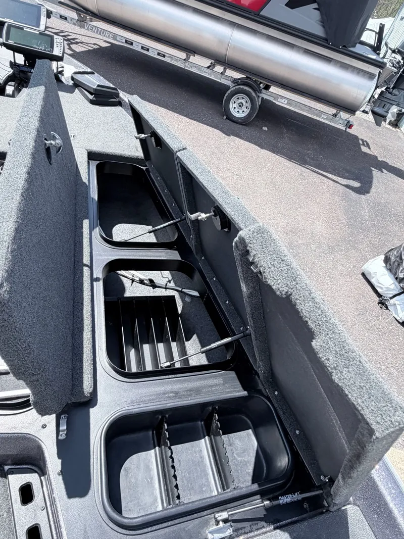 Slide: The Image of Skeeter ZXR20 2021 - 26