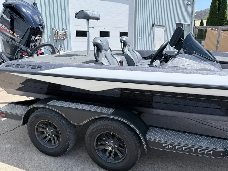 Slide: The Image of Skeeter ZXR20 2021 - 27