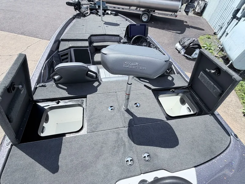 Slide: The Image of Skeeter ZXR20 2021 - 7