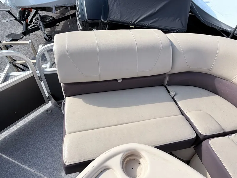 Slide: The Image of Interior of a 2018 Sun Tracker Party Barge 20 DLX. - 11