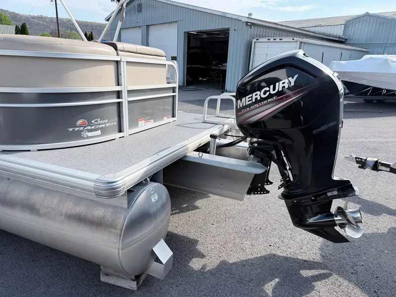 Slide: The Image of 2018 Sun Tracker Party Barge 20 DLX with Mercury outboard motor. - 15