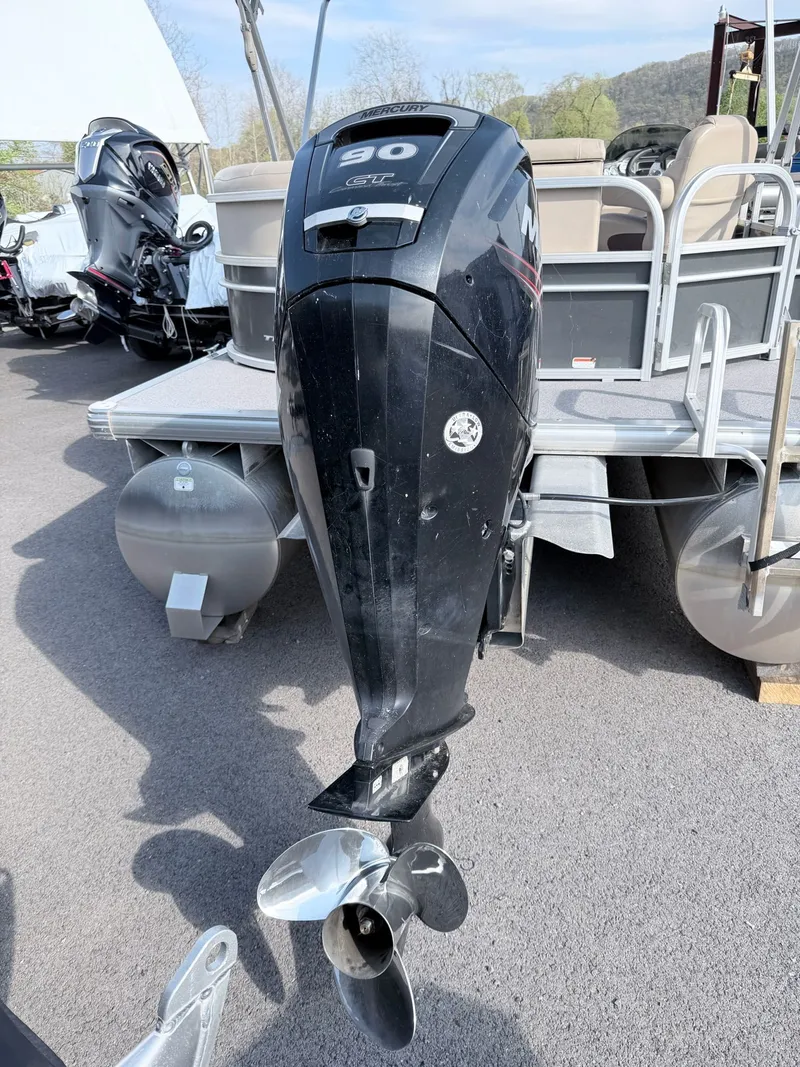 Slide: The Image of 2018 Sun Tracker Party Barge 20 DLX with outboard motor. - 17