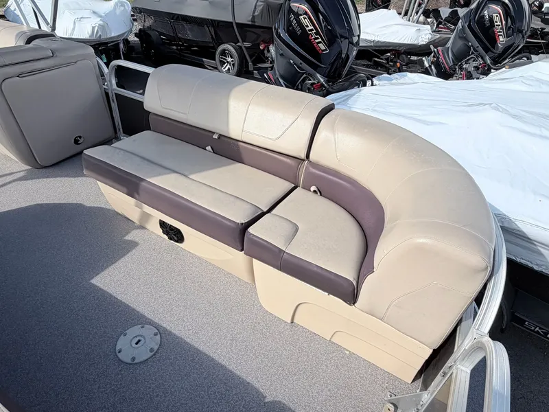 Slide: The Image of 2018 Sun Tracker Party Barge 20 DLX seating area. - 23