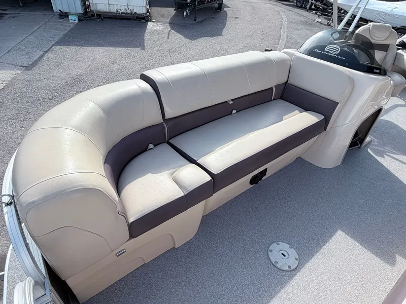 Slide: The Image of 2018 Sun Tracker Party Barge 20 DLX seating area on boat. - 7