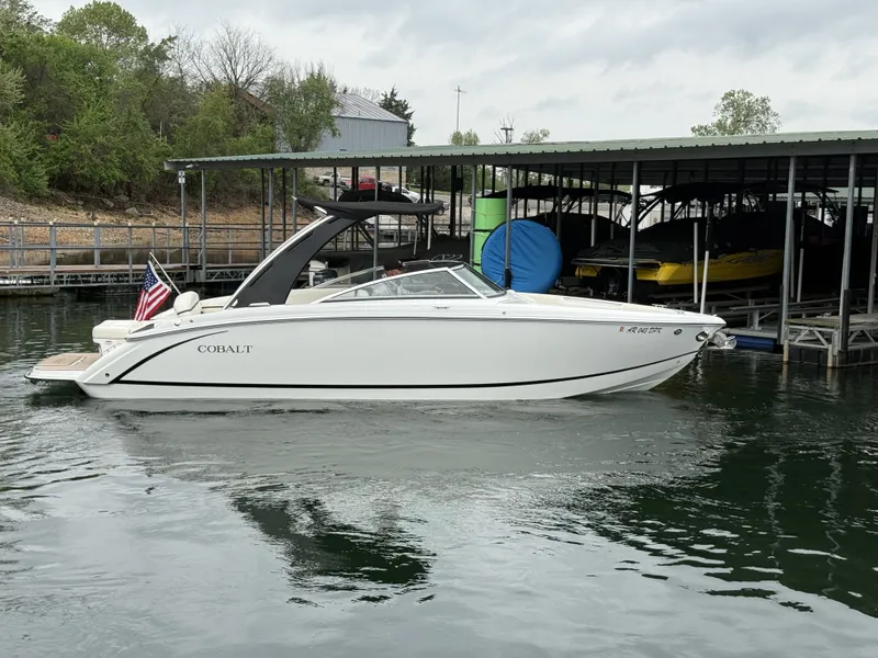 Slide: The Image of Cobalt R7 2015 - 5