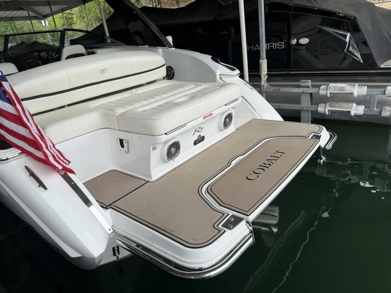 Slide: The Image of Cobalt R7 2015 - 6