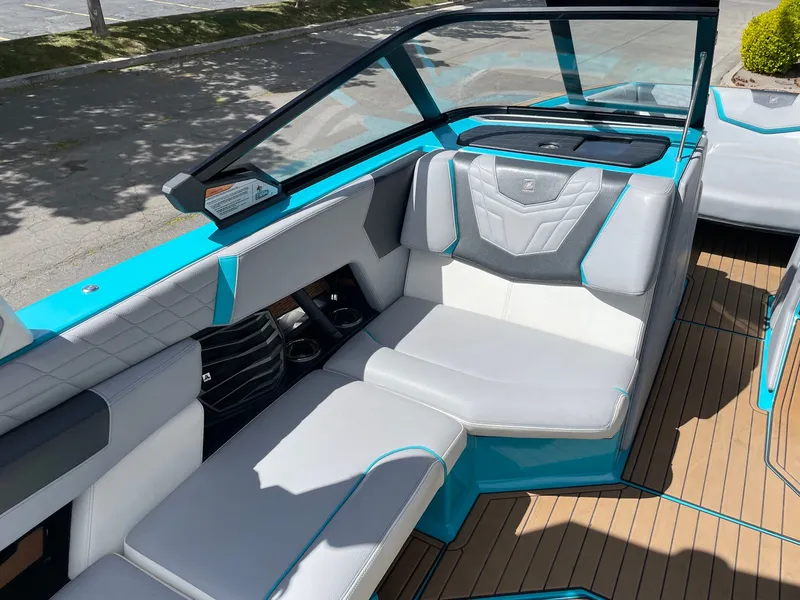 Slide: The Image of Nautique G25 2022 - 10