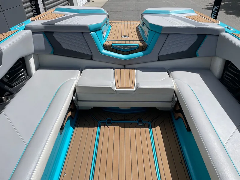 Slide: The Image of Nautique G25 2022 - 8