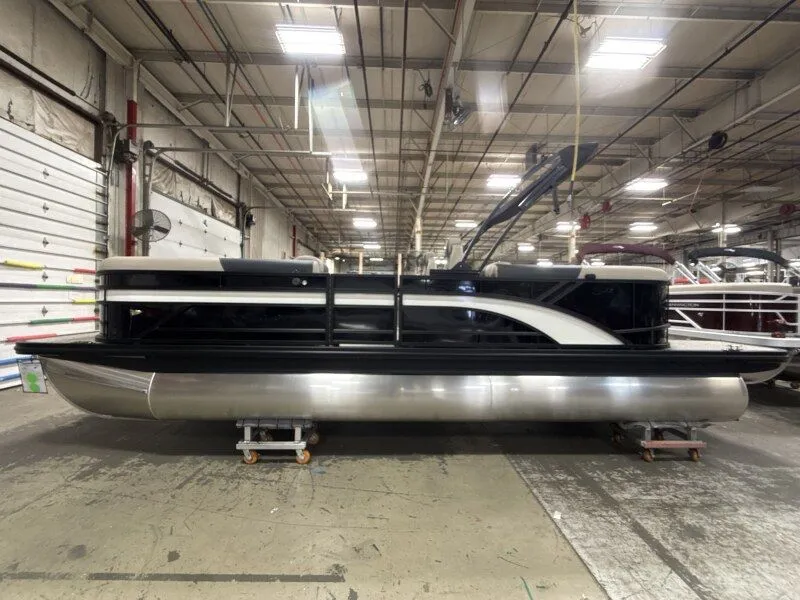 The Image of Bennington 23S1SR Limited ESP 2026 - 1