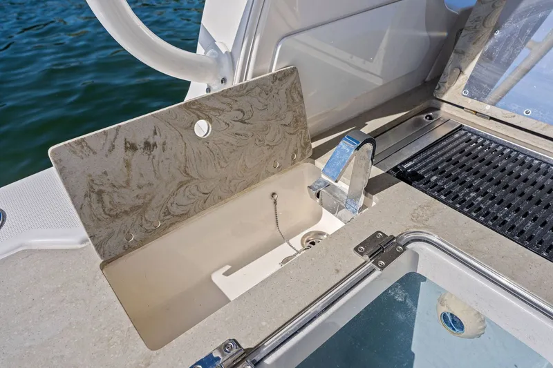 Slide: The Image of Boston Whaler 380 Realm 2019 - 21